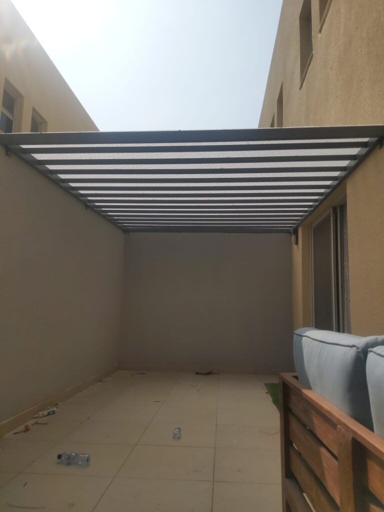 مظلات حديد قوية | متانة عالية وحماية تدوم طويلاً